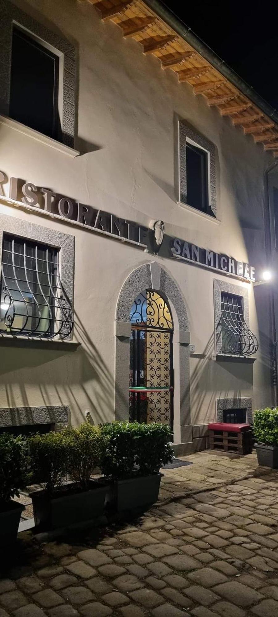 La Grotta San Michele Hotel Montevettolini Exterior photo